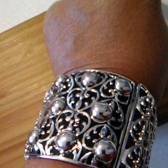 Nwot Silver and Black Bracelet - Picture 2 of 8